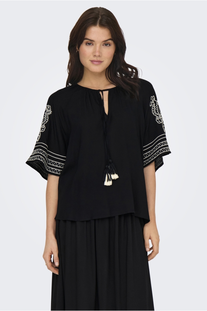JDYRISSO LIFE BIANCA L/S TOP WVN 15347078 BLACK/TAPIOCA EMBROIDERY